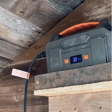 keeping chicken water from freezing using solar power